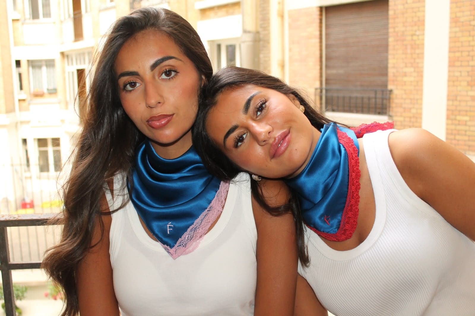Le Cobalt — foulard en soie bleu cobalt
